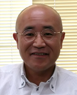 前野 哲哉 氏